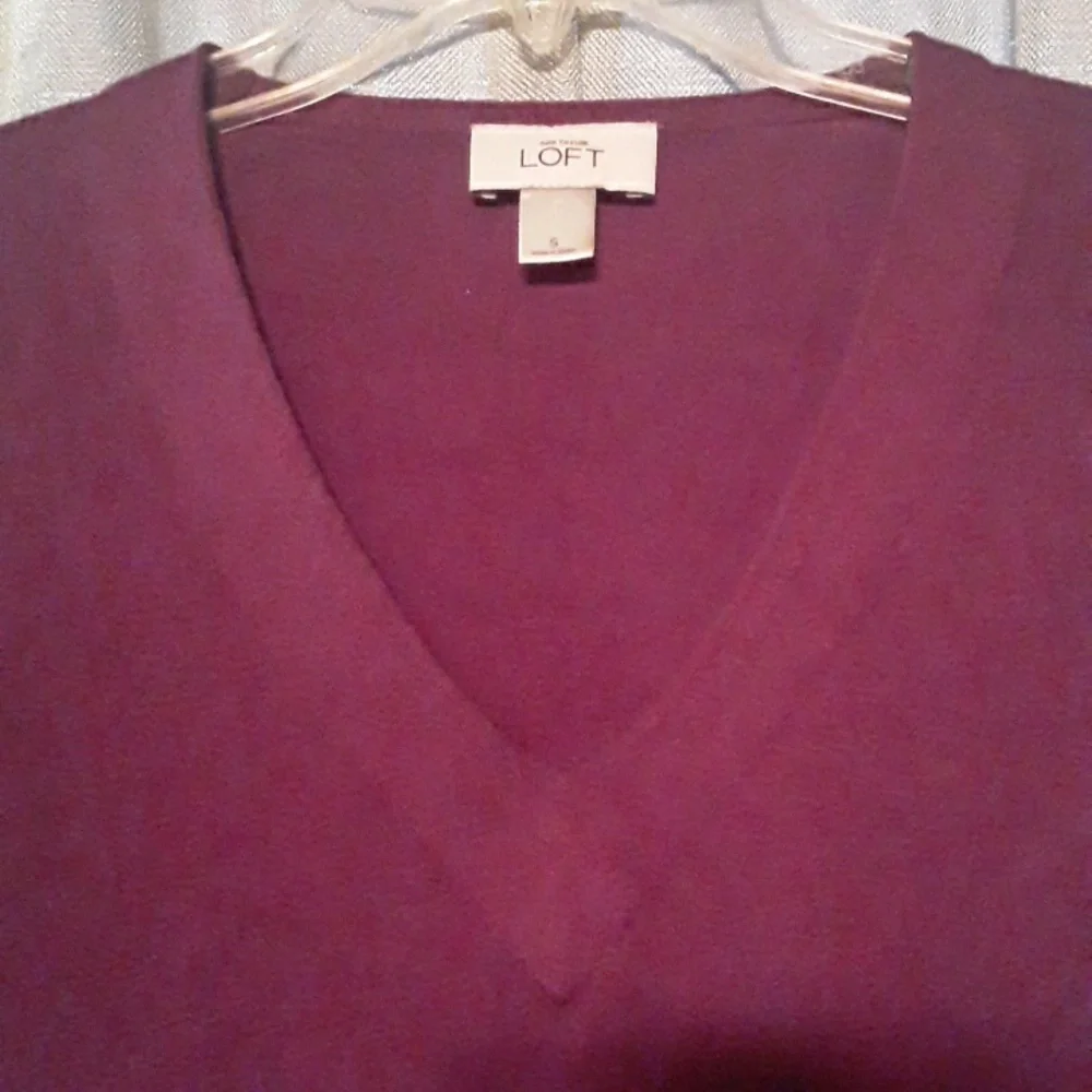 LOFT Raspberry V-Neck Sweater - Picture 2 of 6